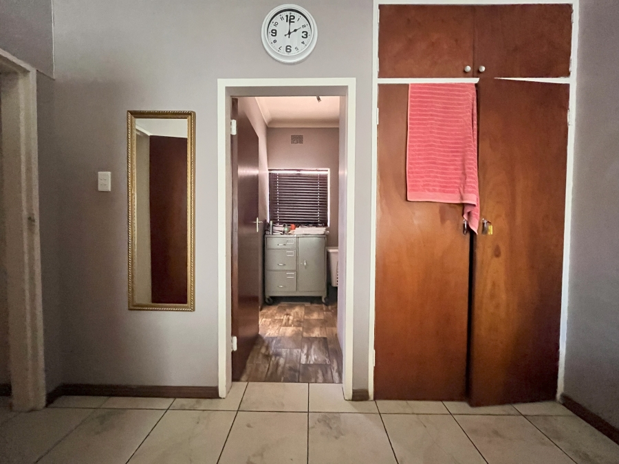 4 Bedroom Property for Sale in Eldoraigne Gauteng