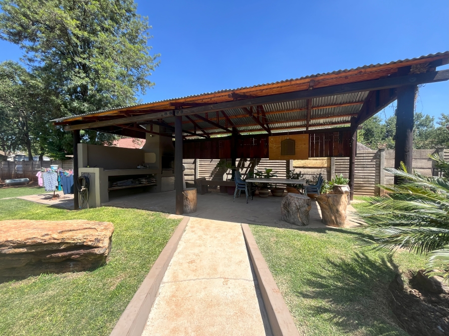 4 Bedroom Property for Sale in Eldoraigne Gauteng