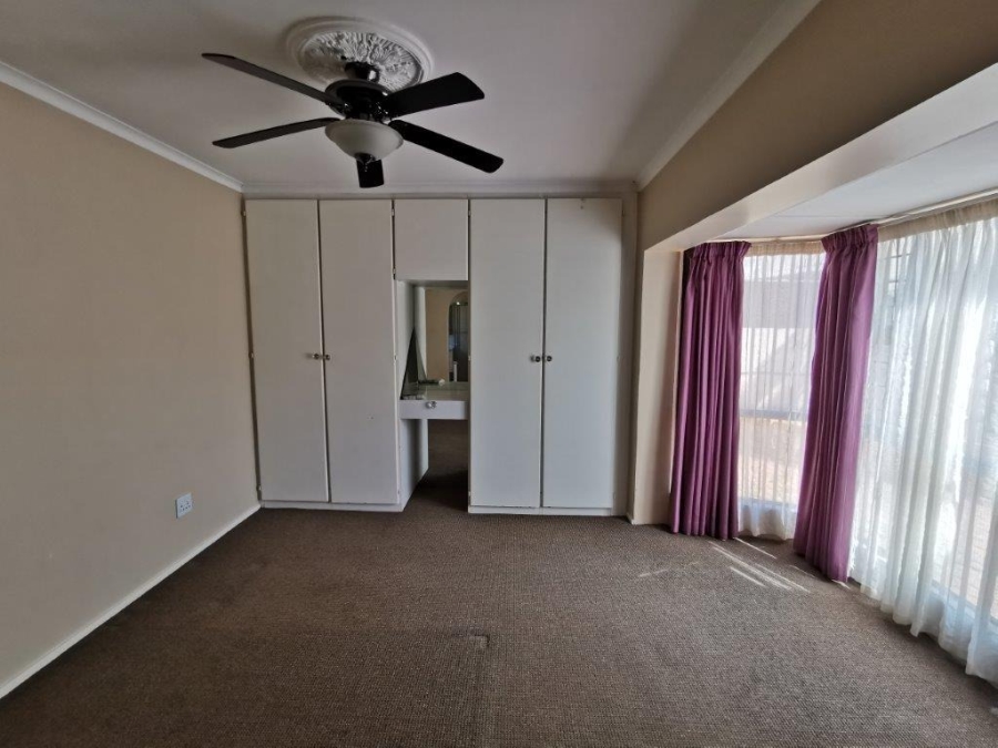 3 Bedroom Property for Sale in Brackenhurst Gauteng