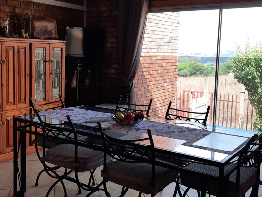 3 Bedroom Property for Sale in Vaaloewer Gauteng