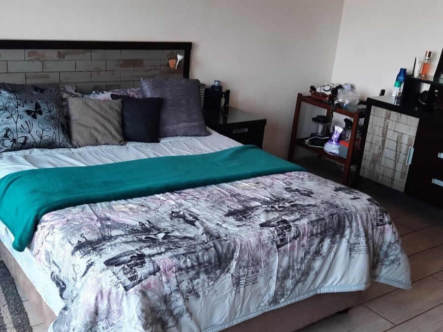 3 Bedroom Property for Sale in Vaaloewer Gauteng