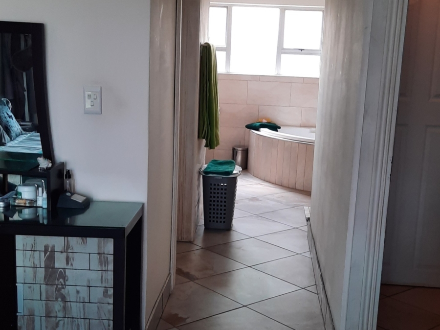 3 Bedroom Property for Sale in Vaaloewer Gauteng