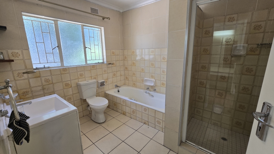 To Let 4 Bedroom Property for Rent in Sunninghill Gauteng