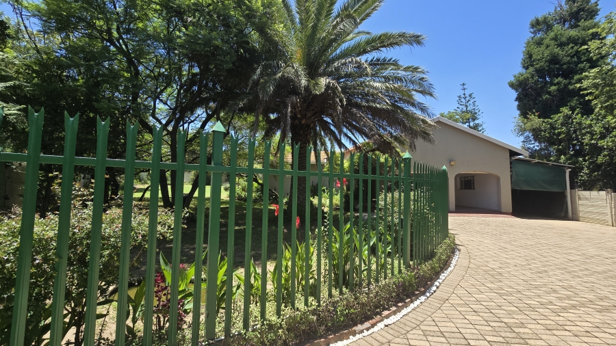 To Let 4 Bedroom Property for Rent in Sunninghill Gauteng