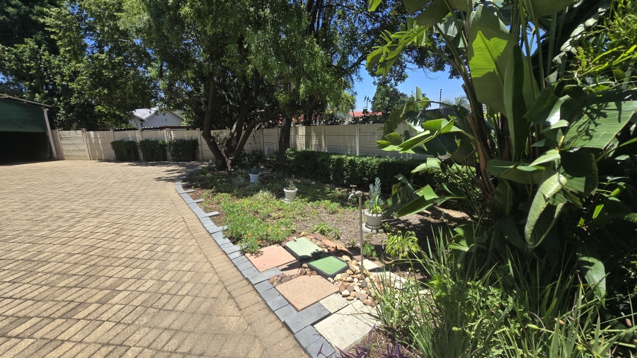 To Let 4 Bedroom Property for Rent in Sunninghill Gauteng