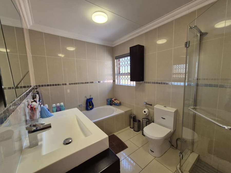 4 Bedroom Property for Sale in Dowerglen Gauteng