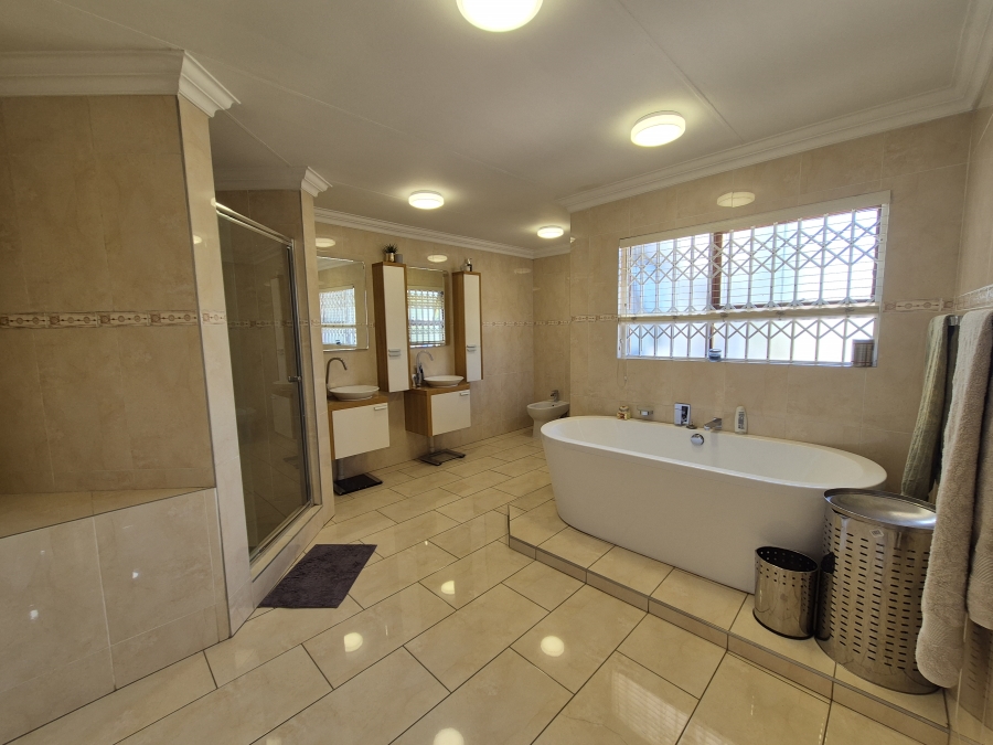 4 Bedroom Property for Sale in Dowerglen Gauteng