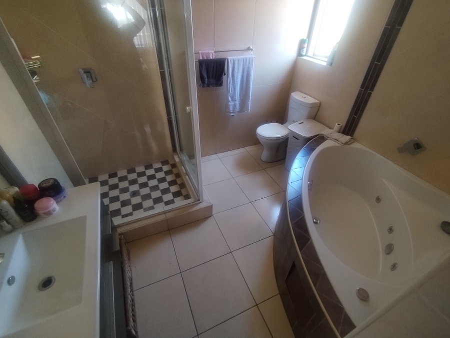 4 Bedroom Property for Sale in Emerald Estate Gauteng