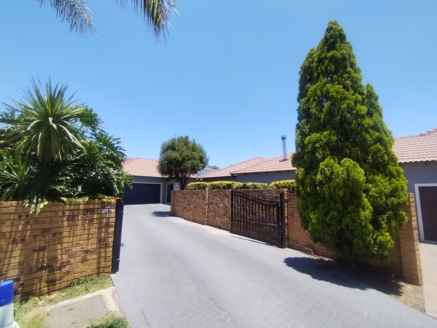 4 Bedroom Property for Sale in Emerald Estate Gauteng