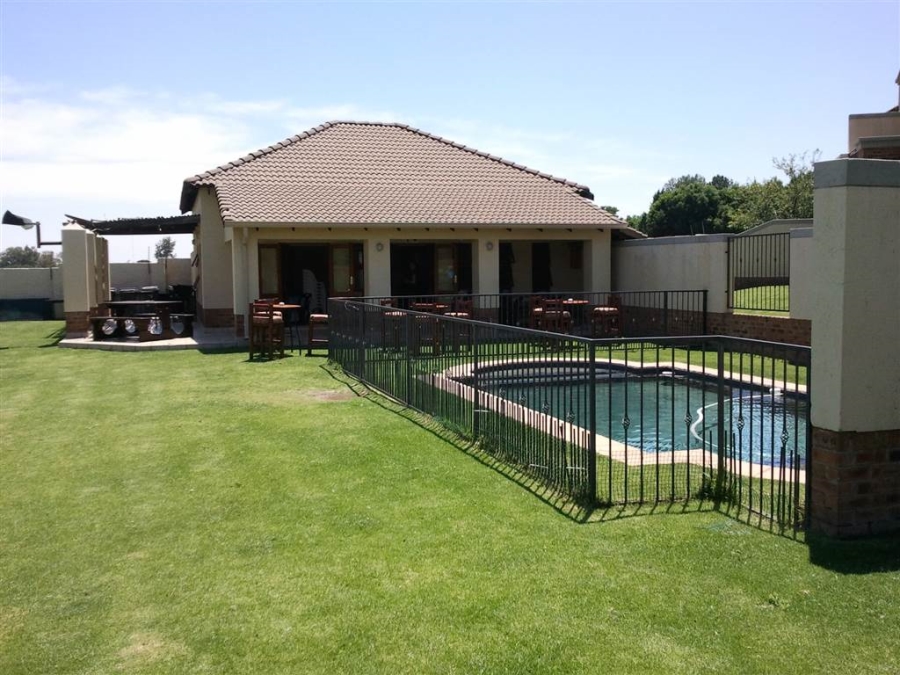 To Let 2 Bedroom Property for Rent in Randpark Ridge Gauteng