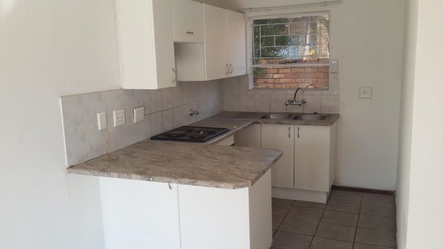 To Let 3 Bedroom Property for Rent in Weltevreden Park Gauteng