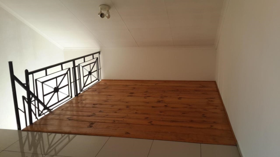 To Let 3 Bedroom Property for Rent in Weltevreden Park Gauteng