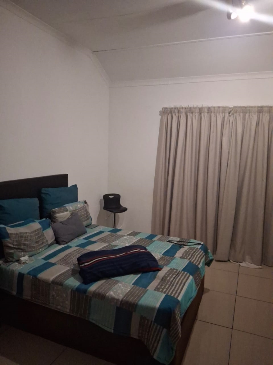 To Let 3 Bedroom Property for Rent in Weltevreden Park Gauteng