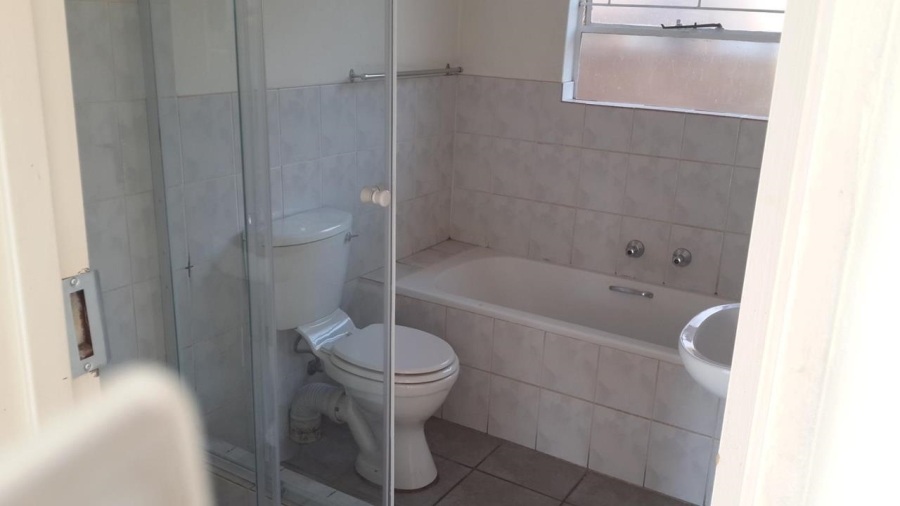 To Let 3 Bedroom Property for Rent in Weltevreden Park Gauteng