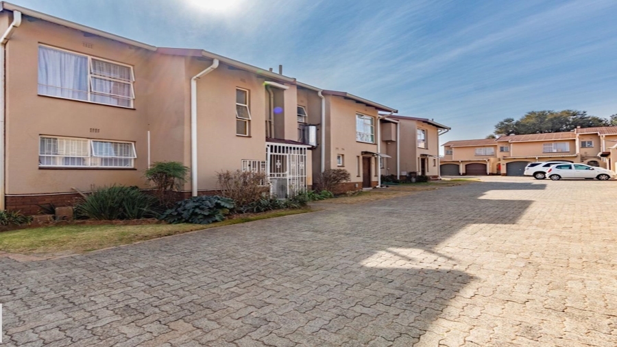 3 Bedroom Property for Sale in Farrarmere Gauteng