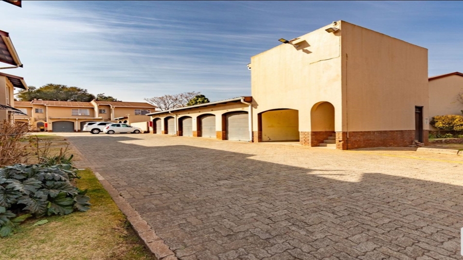 3 Bedroom Property for Sale in Farrarmere Gauteng