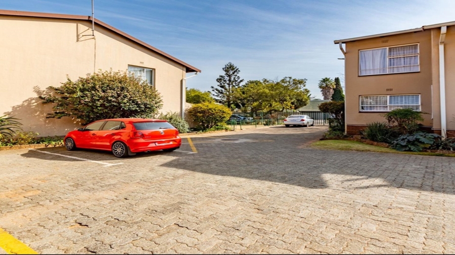 3 Bedroom Property for Sale in Farrarmere Gauteng