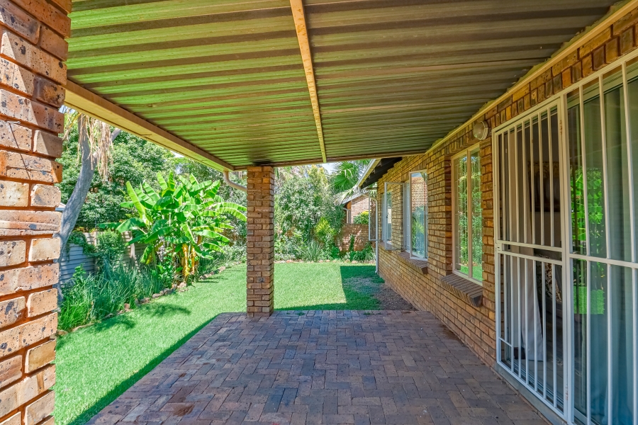 3 Bedroom Property for Sale in Wapadrand Gauteng