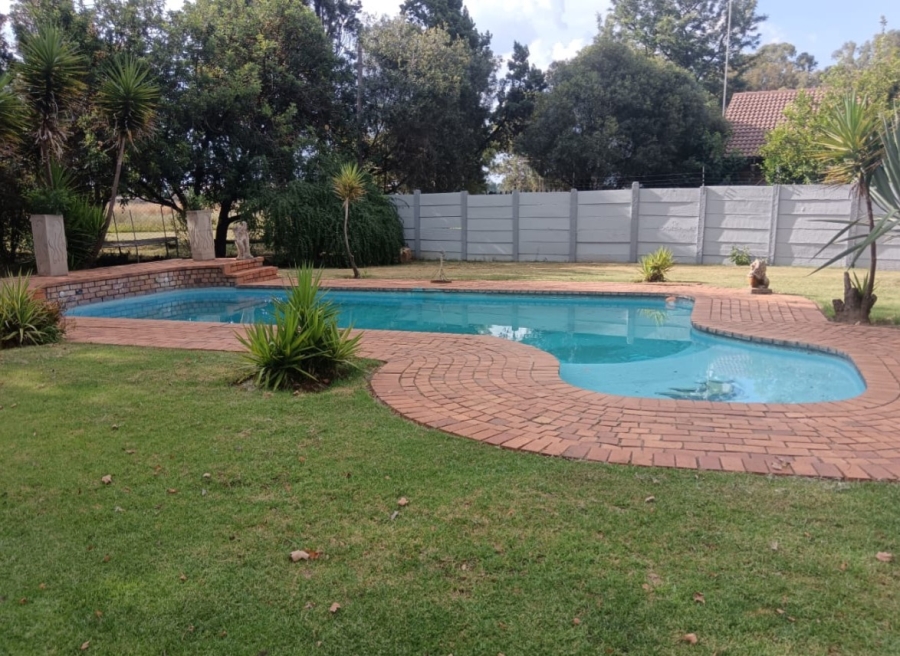 Commercial Property for Sale in Zuurfontein Gauteng