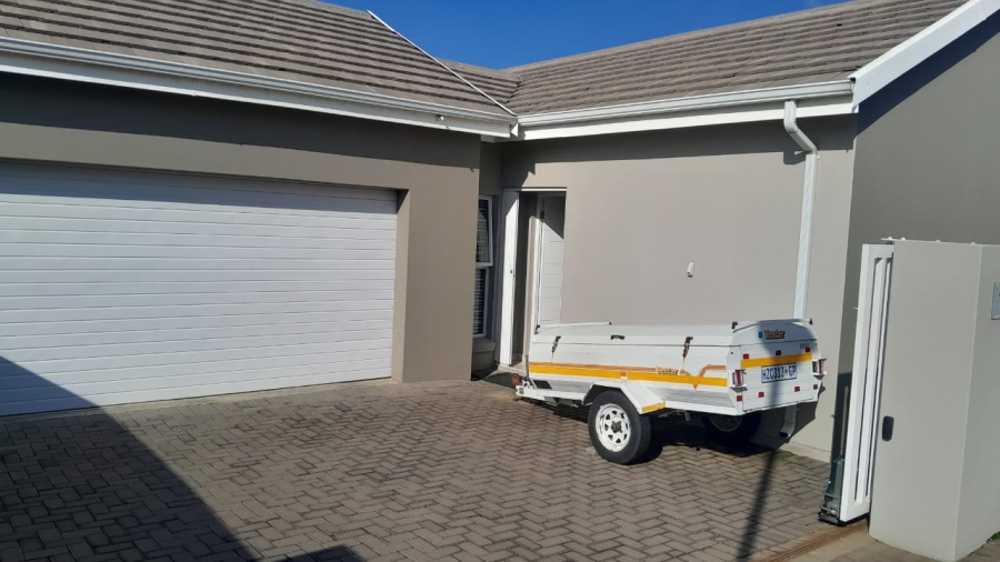 4 Bedroom Property for Sale in Blue Hills Gauteng