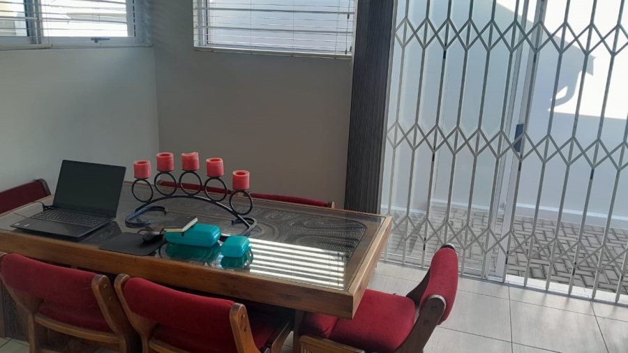 4 Bedroom Property for Sale in Blue Hills Gauteng