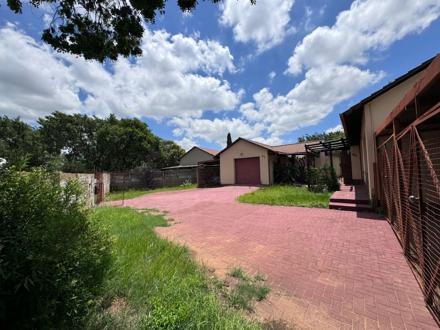 4 Bedroom Property for Sale in Crystal Park Gauteng