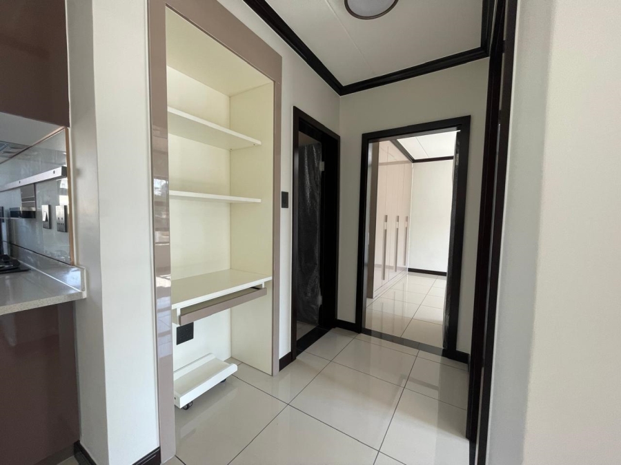 2 Bedroom Property for Sale in Blue Hills AH Gauteng