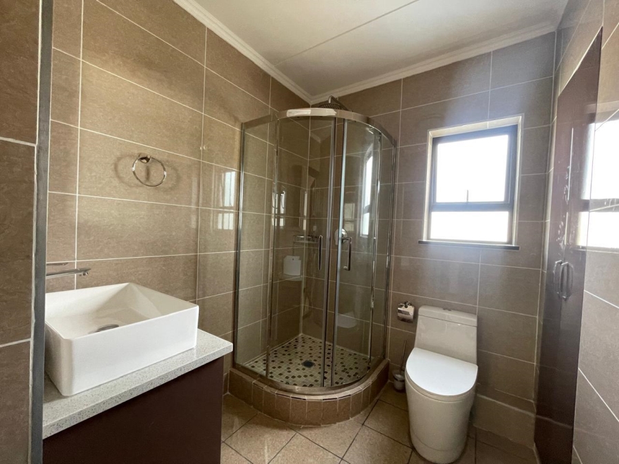 2 Bedroom Property for Sale in Blue Hills AH Gauteng