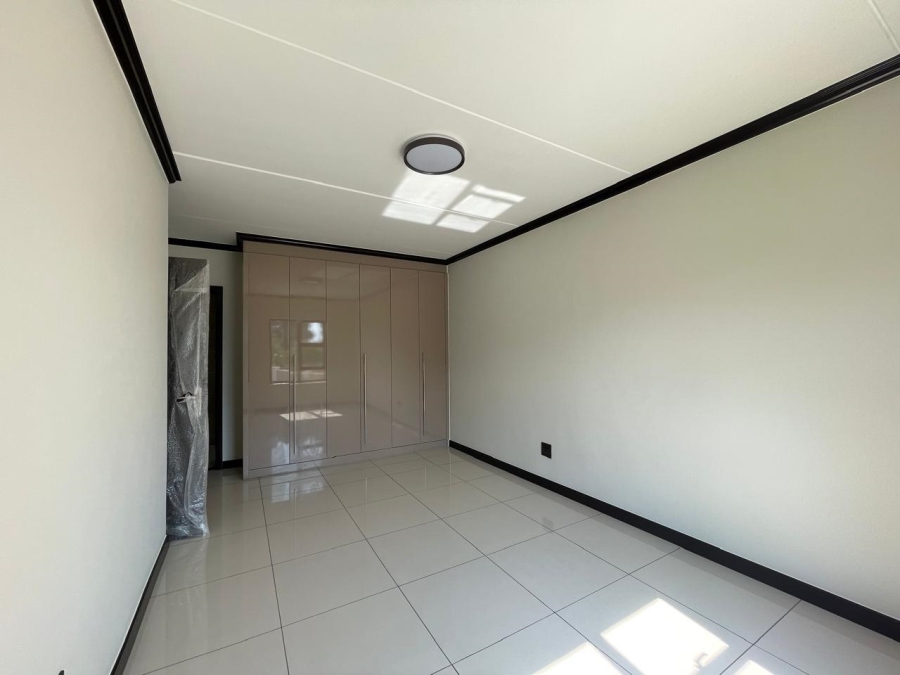 2 Bedroom Property for Sale in Blue Hills AH Gauteng