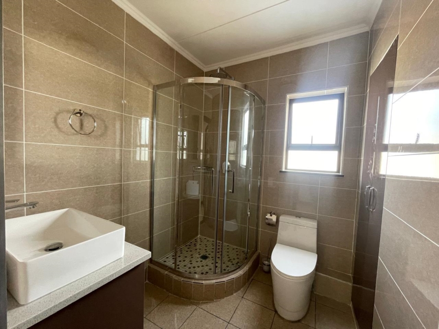 2 Bedroom Property for Sale in Blue Hills AH Gauteng