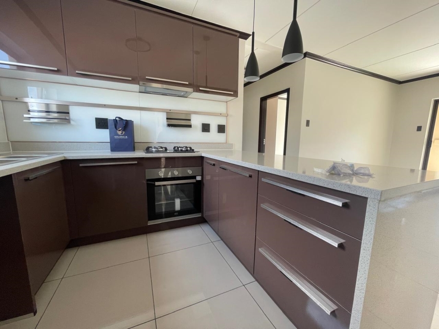 2 Bedroom Property for Sale in Blue Hills AH Gauteng