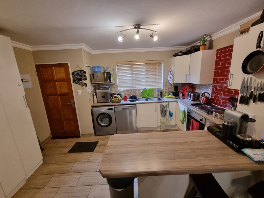 2 Bedroom Property for Sale in Liefde en Vrede Gauteng