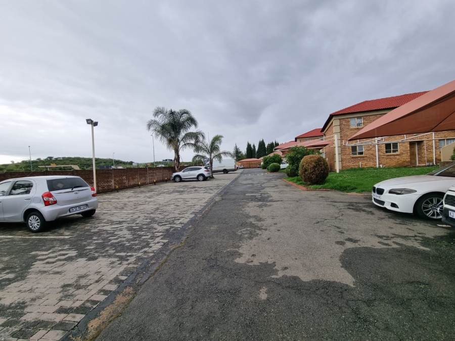 2 Bedroom Property for Sale in Liefde en Vrede Gauteng