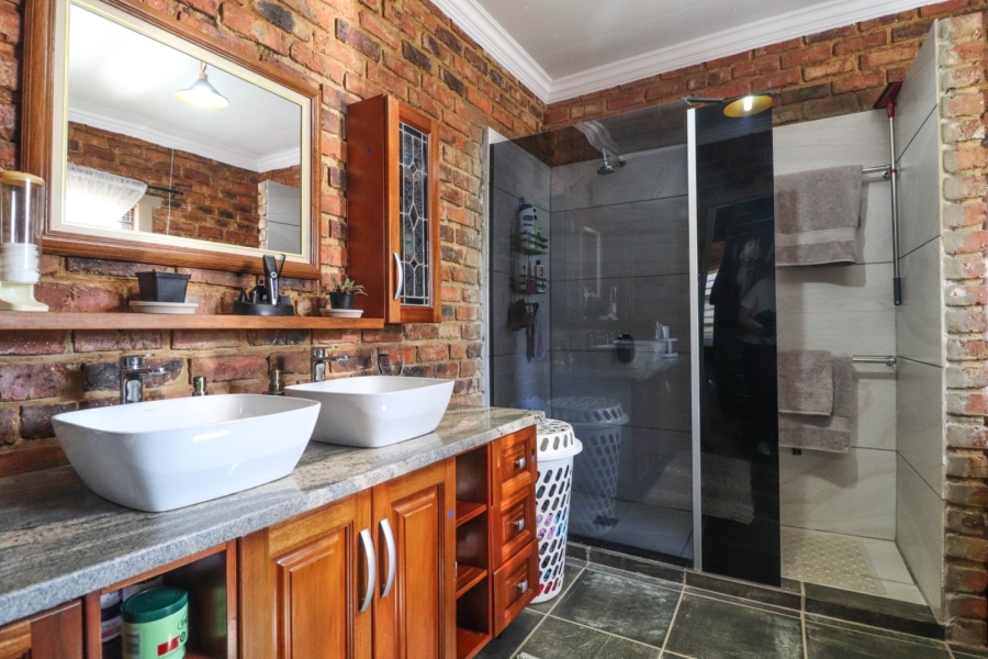 2 Bedroom Property for Sale in Kaalplaats East Gauteng