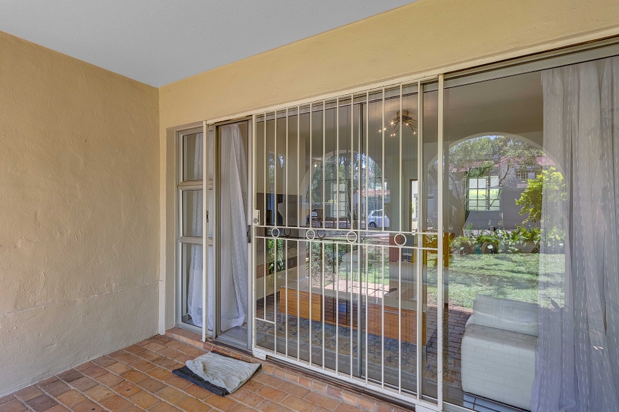 2 Bedroom Property for Sale in Bryanston Gauteng