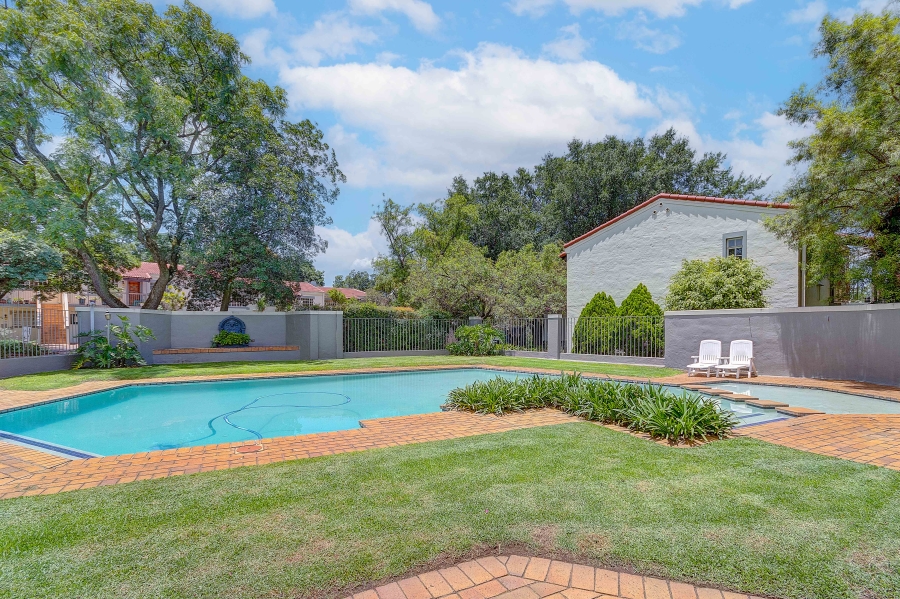 2 Bedroom Property for Sale in Bryanston Gauteng