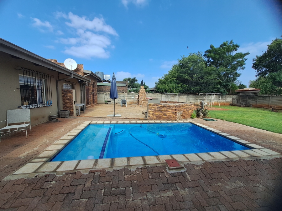 3 Bedroom Property for Sale in Meyerton Central Gauteng