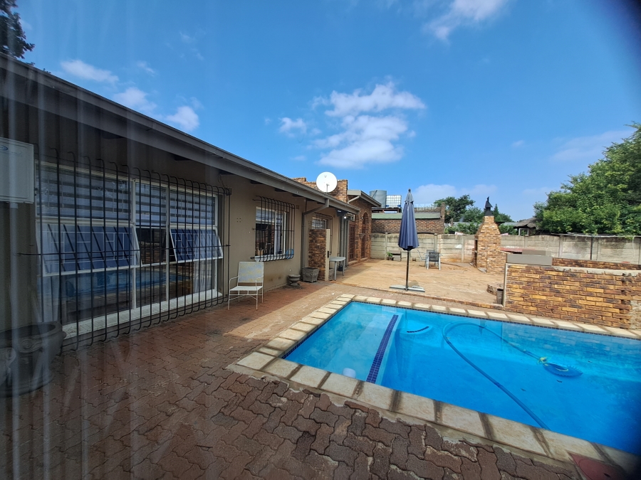 3 Bedroom Property for Sale in Meyerton Central Gauteng