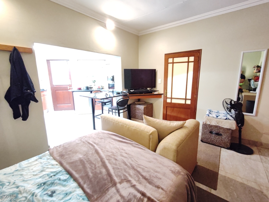 To Let 1 Bedroom Property for Rent in Waterkloof Ridge Gauteng