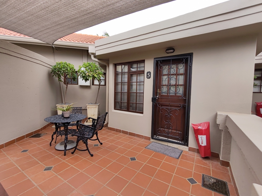 To Let 1 Bedroom Property for Rent in Waterkloof Ridge Gauteng