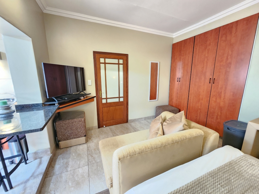 To Let 1 Bedroom Property for Rent in Waterkloof Ridge Gauteng