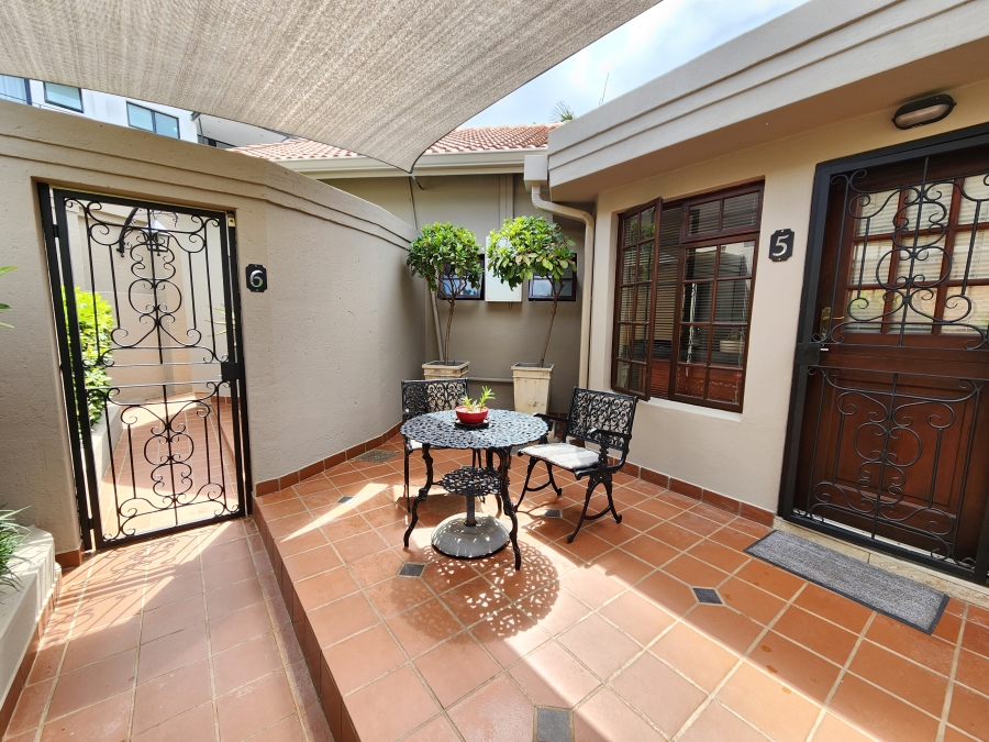 To Let 1 Bedroom Property for Rent in Waterkloof Ridge Gauteng