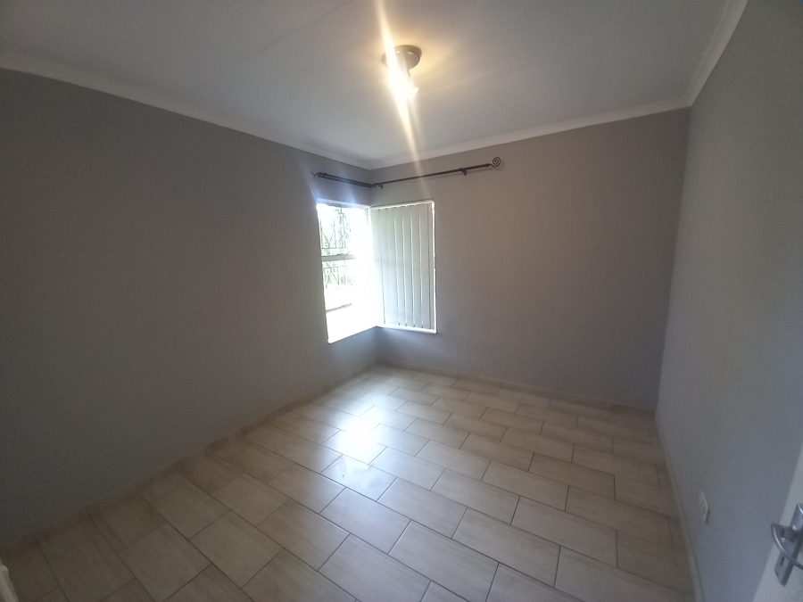 To Let 3 Bedroom Property for Rent in Farrarmere Gauteng