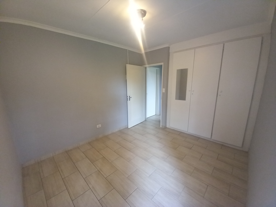 To Let 3 Bedroom Property for Rent in Farrarmere Gauteng