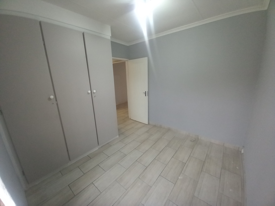 To Let 3 Bedroom Property for Rent in Farrarmere Gauteng