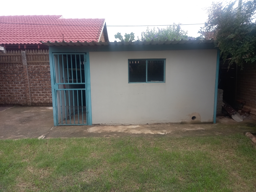 To Let 3 Bedroom Property for Rent in Farrarmere Gauteng