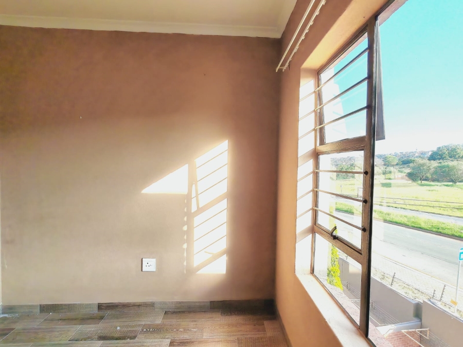 2 Bedroom Property for Sale in Noordheuwel Gauteng