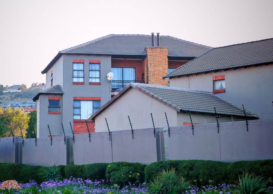 2 Bedroom Property for Sale in Noordheuwel Gauteng