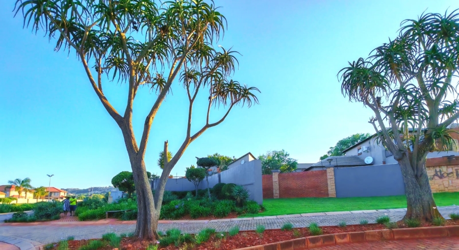 2 Bedroom Property for Sale in Noordheuwel Gauteng