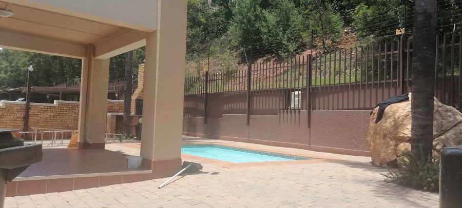 To Let 1 Bedroom Property for Rent in Weltevreden Park Gauteng